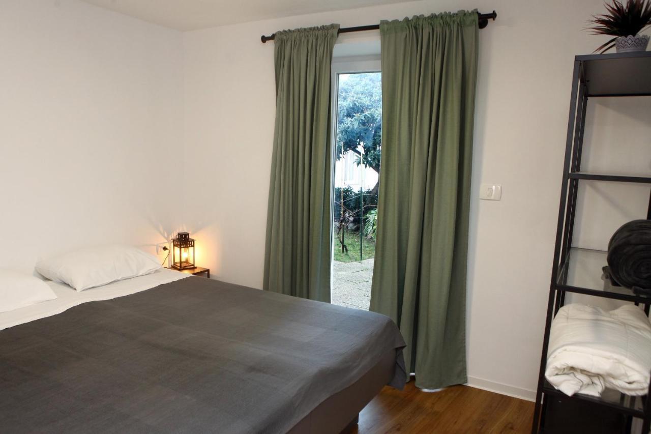 Cape Town Apartments Izola Bagian luar foto