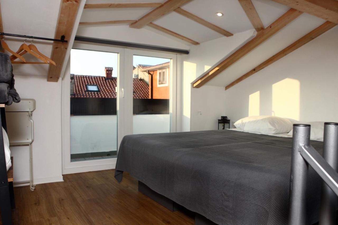 Cape Town Apartments Izola Bagian luar foto