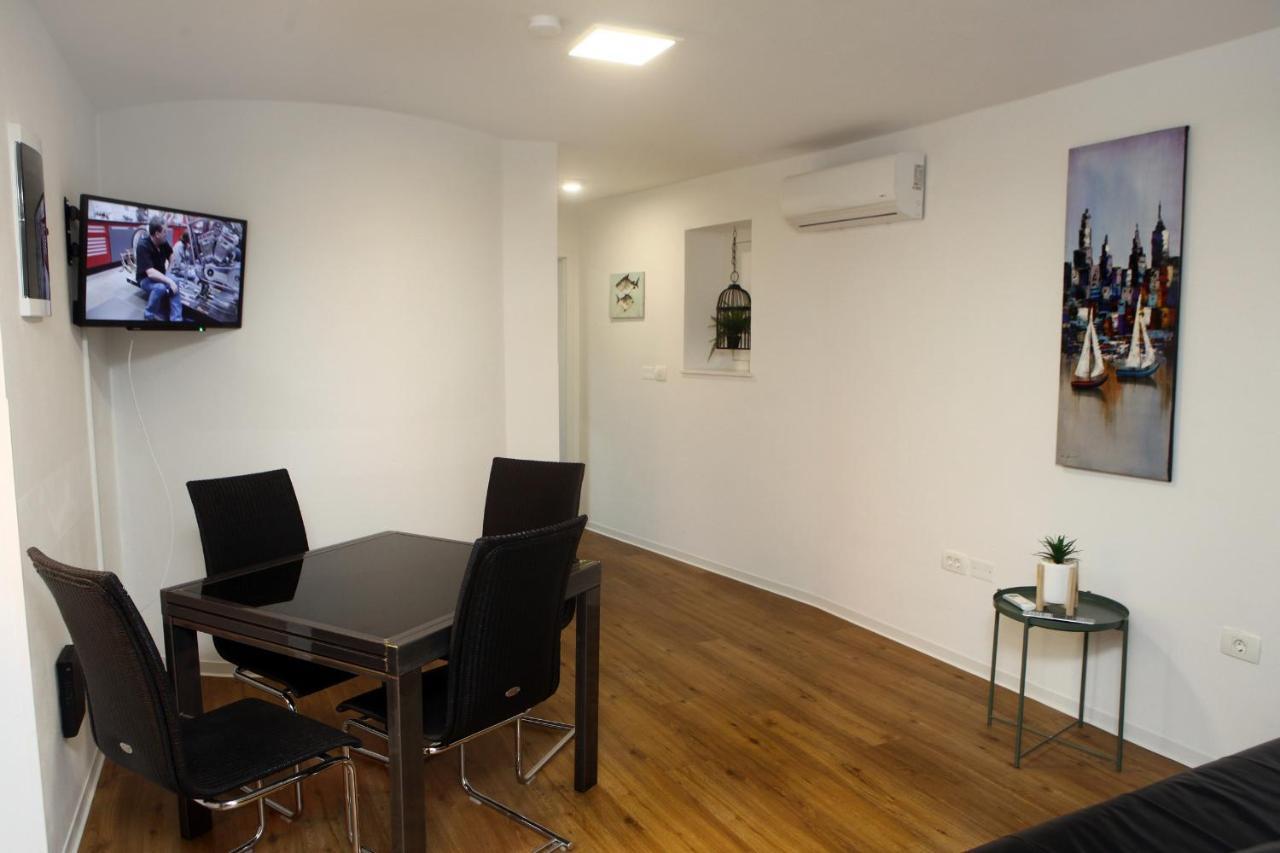 Cape Town Apartments Izola Bagian luar foto